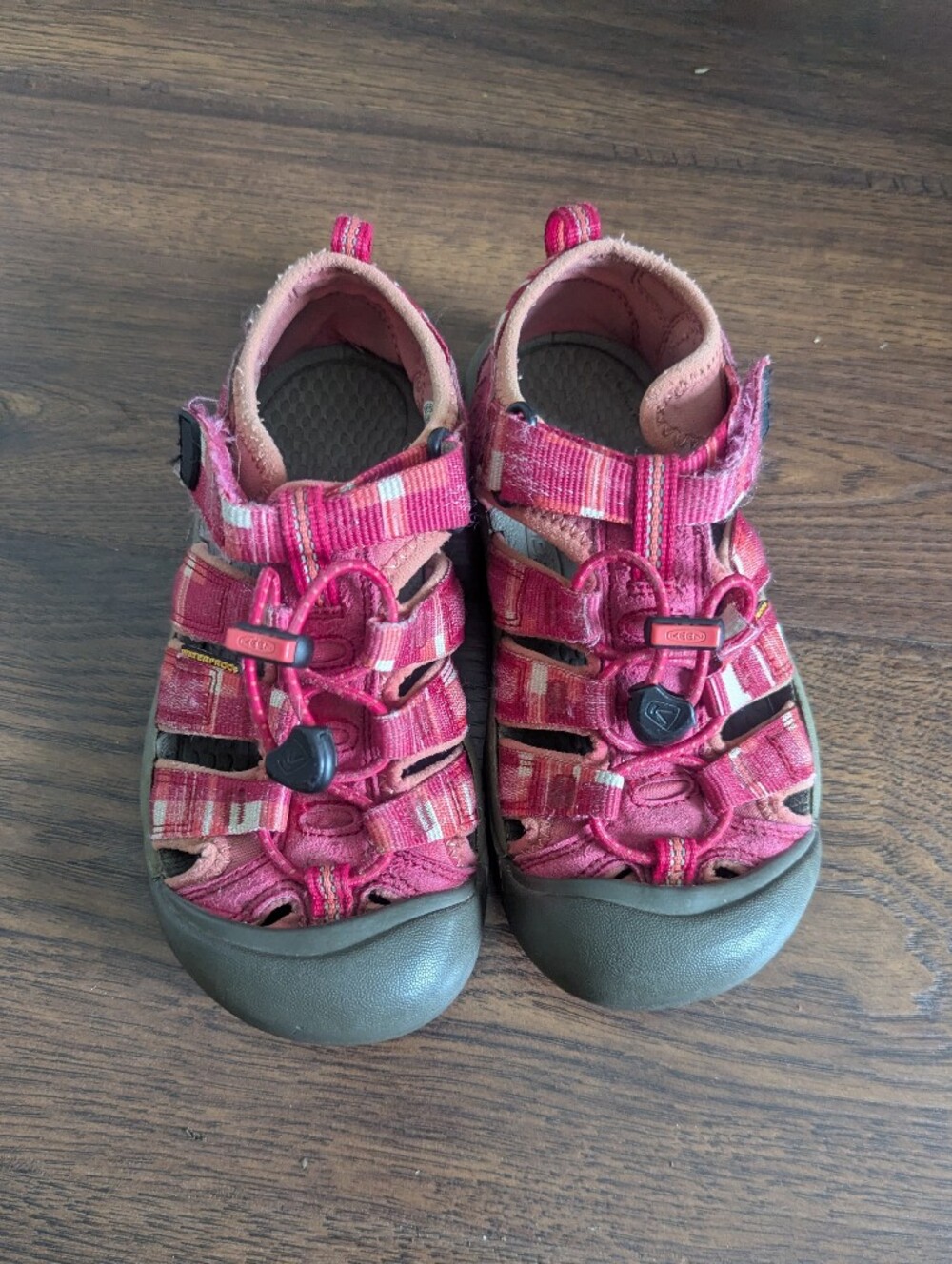 Keen Newport H2 Sandals Water Shoes Size 2 Girl Summer Beach Camping Pink